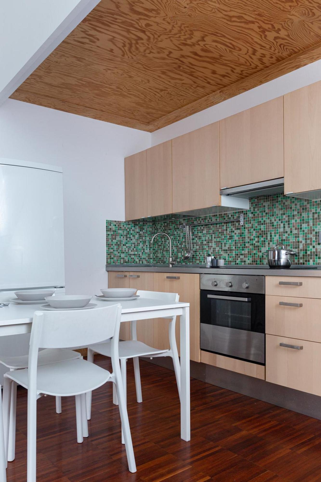 White And Brown Exclusive Loft With Terrace - Free Parking - M2 Station Milão Exterior foto