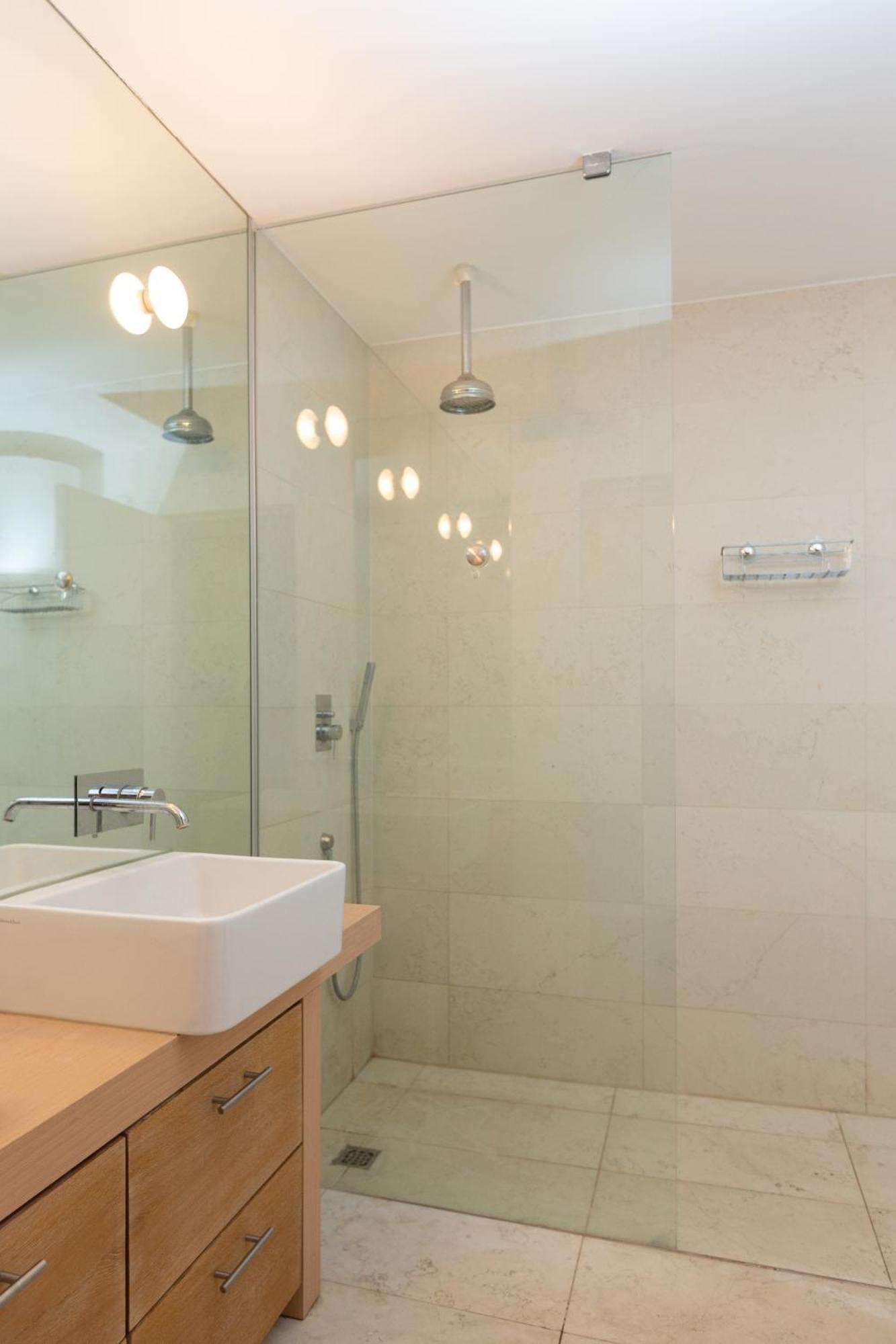 White And Brown Exclusive Loft With Terrace - Free Parking - M2 Station Milão Exterior foto
